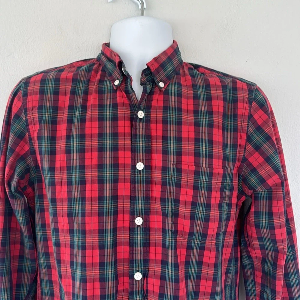 J. Crew red green holiday plaid cotton button down dress shirt size small